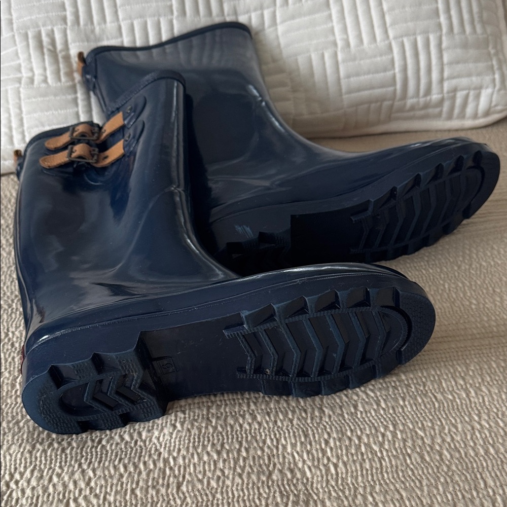 Chooka Shiny Blue Rain Boots with Tan Buckle Accents - Picture 4 of 15